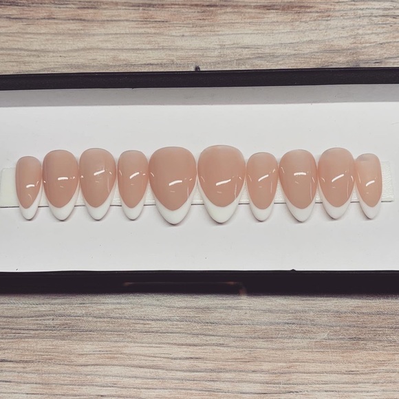 Classic French Luxury Salon Quality Press On Nails - Picture 3 of 3